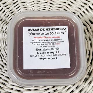 Dulce de membrillo con nueces